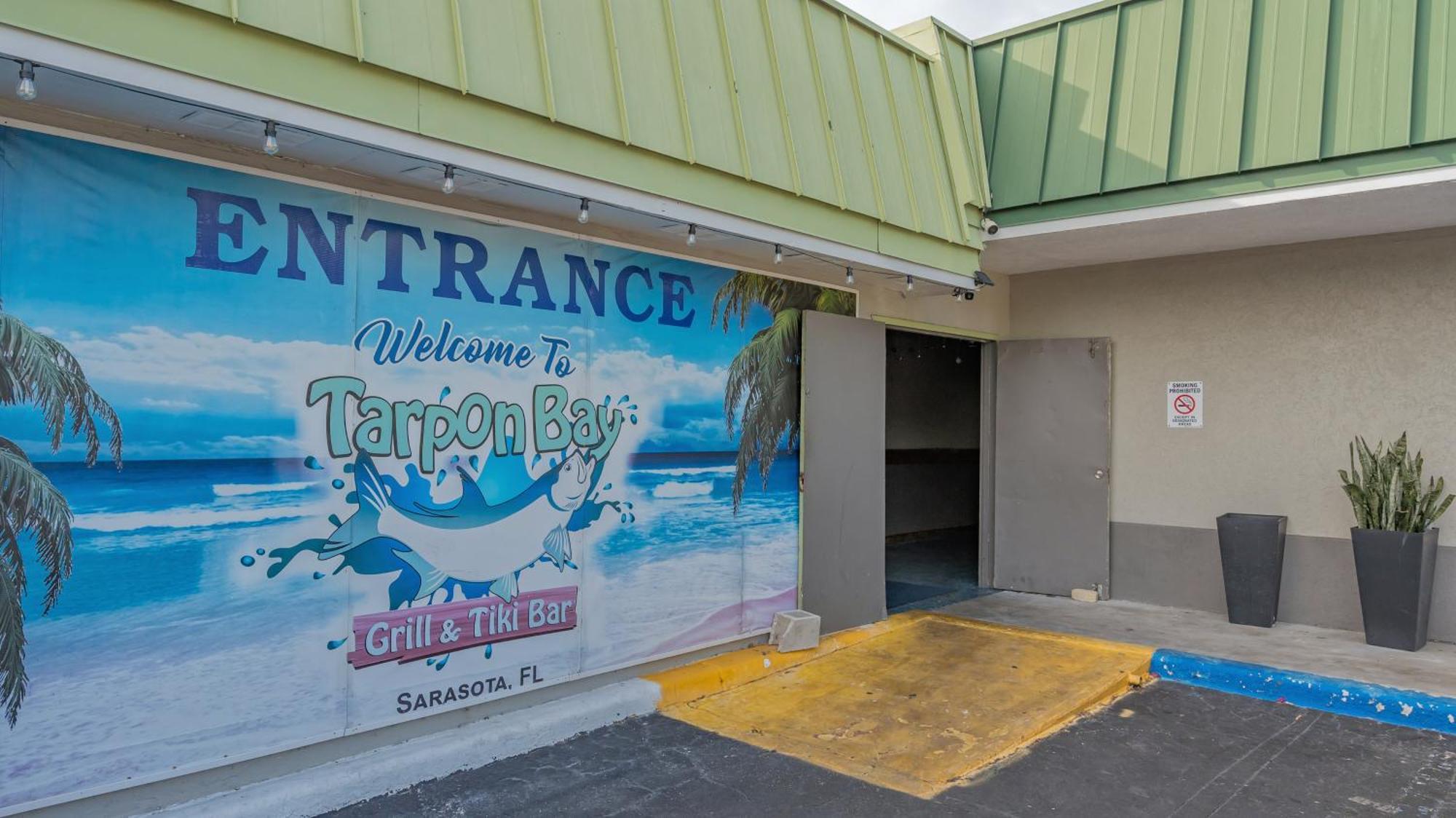 All-New Waterfront With Balcony,Pool,Tiki Bar,Gym Sarasota Buitenkant foto