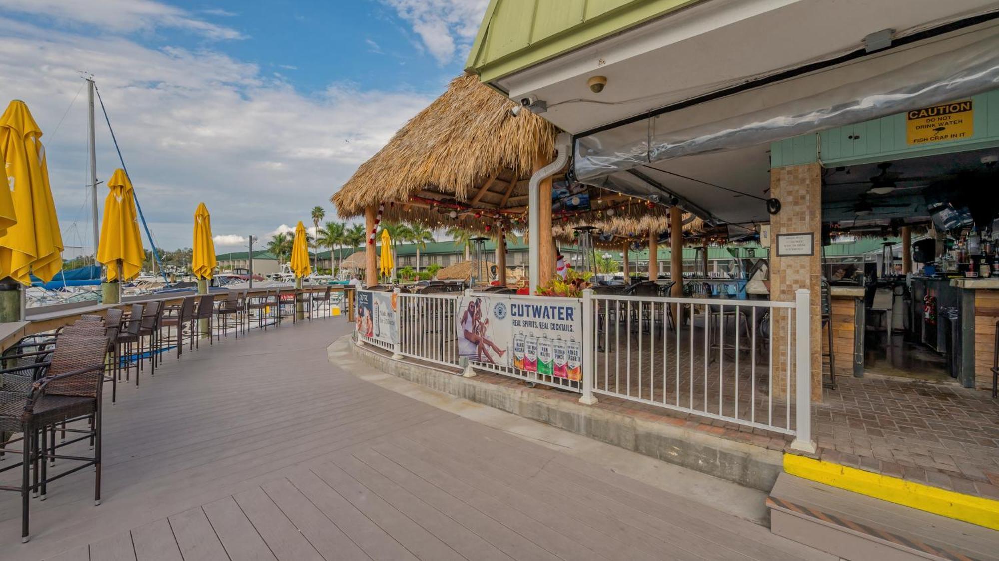 All-New Waterfront With Balcony,Pool,Tiki Bar,Gym Sarasota Buitenkant foto