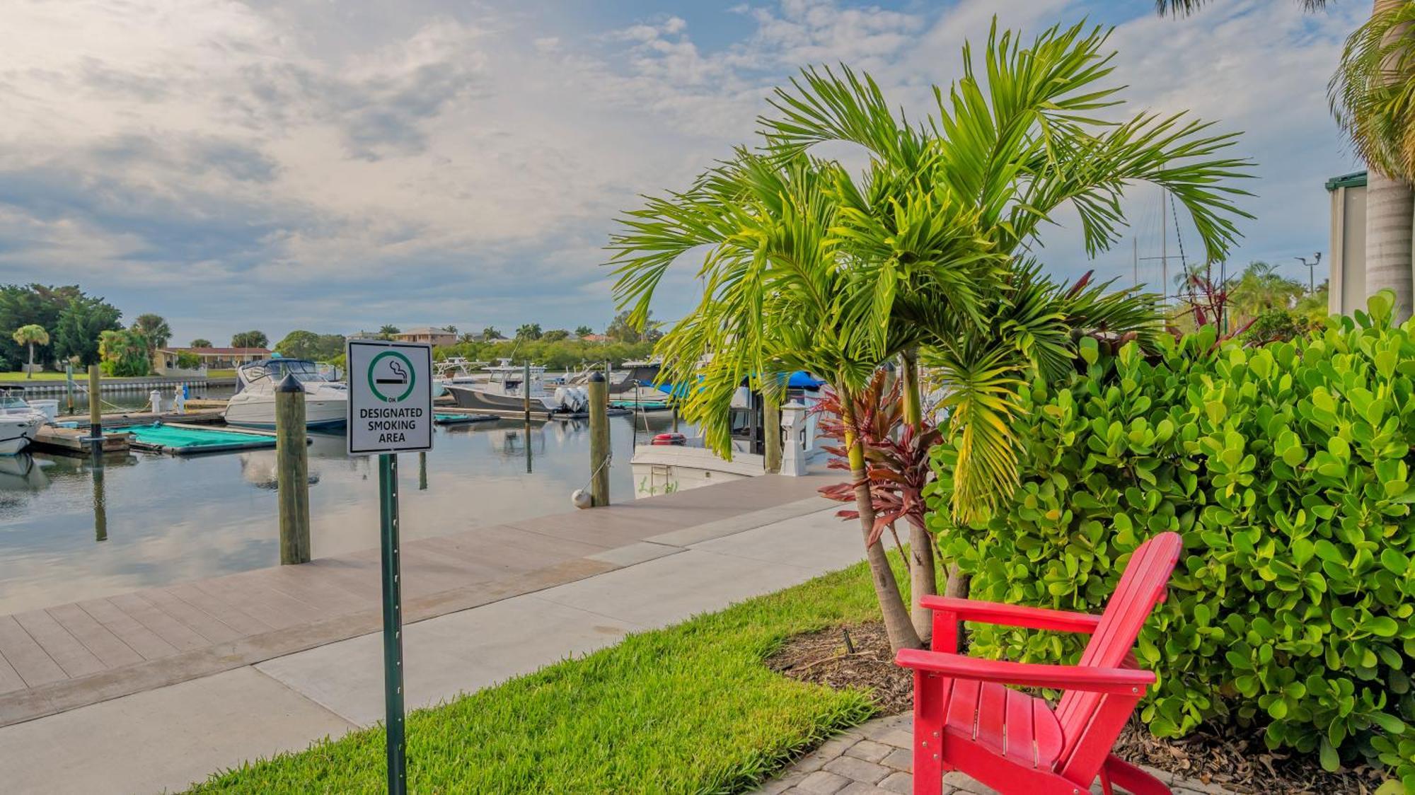 All-New Waterfront With Balcony,Pool,Tiki Bar,Gym Sarasota Buitenkant foto