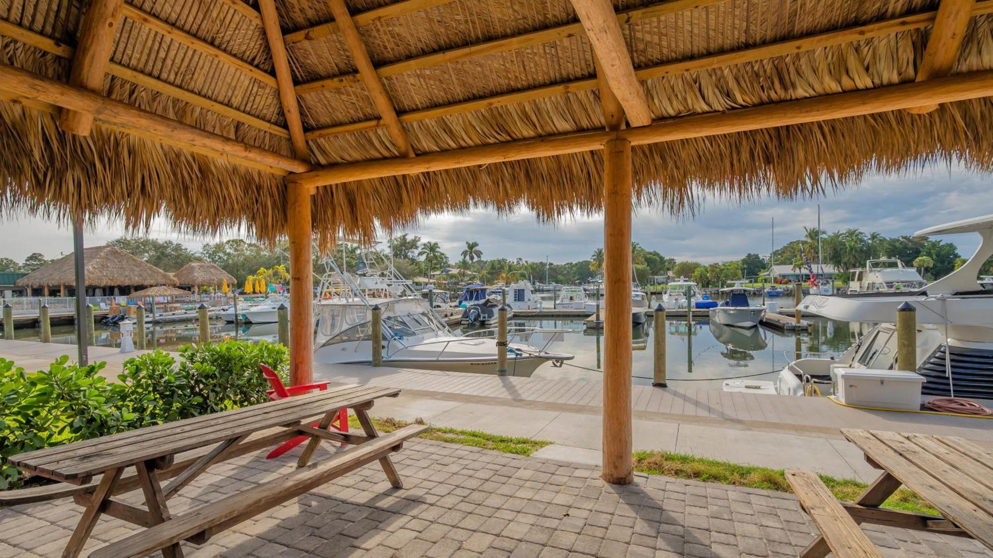All-New Waterfront With Balcony,Pool,Tiki Bar,Gym Sarasota Buitenkant foto