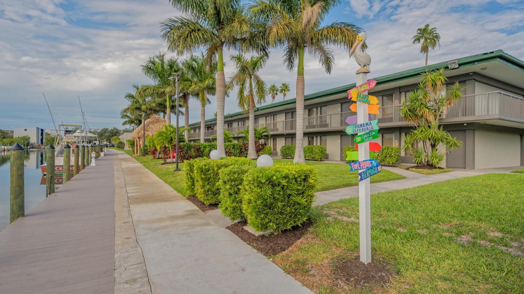 All-New Waterfront With Balcony,Pool,Tiki Bar,Gym Sarasota Buitenkant foto