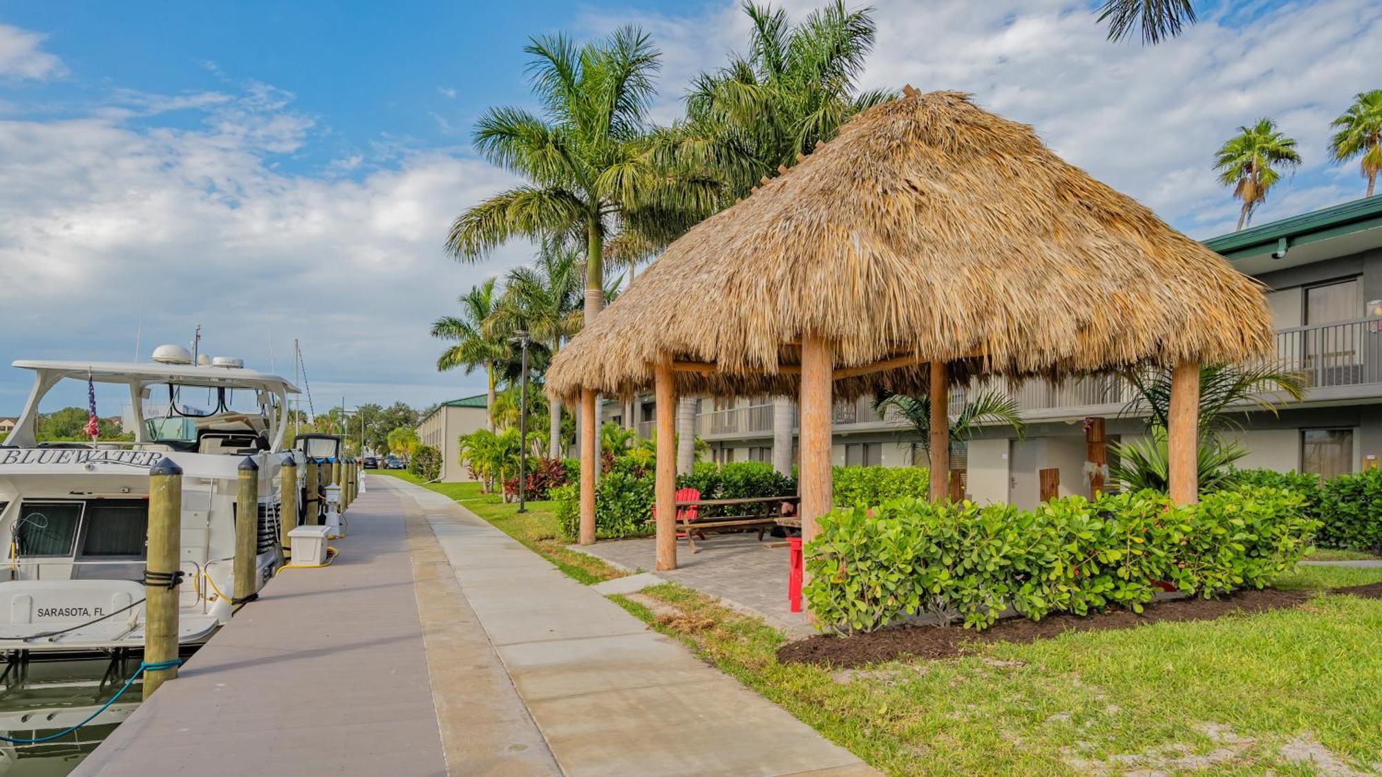 All-New Waterfront With Balcony,Pool,Tiki Bar,Gym Sarasota Buitenkant foto