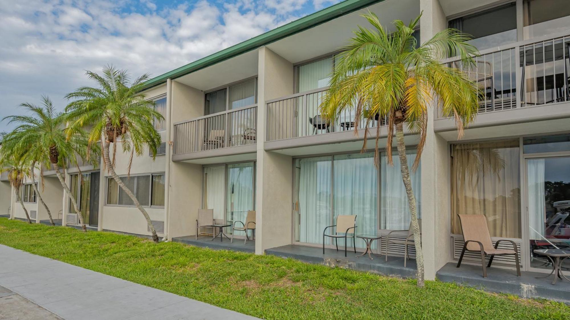 All-New Waterfront With Balcony,Pool,Tiki Bar,Gym Sarasota Buitenkant foto