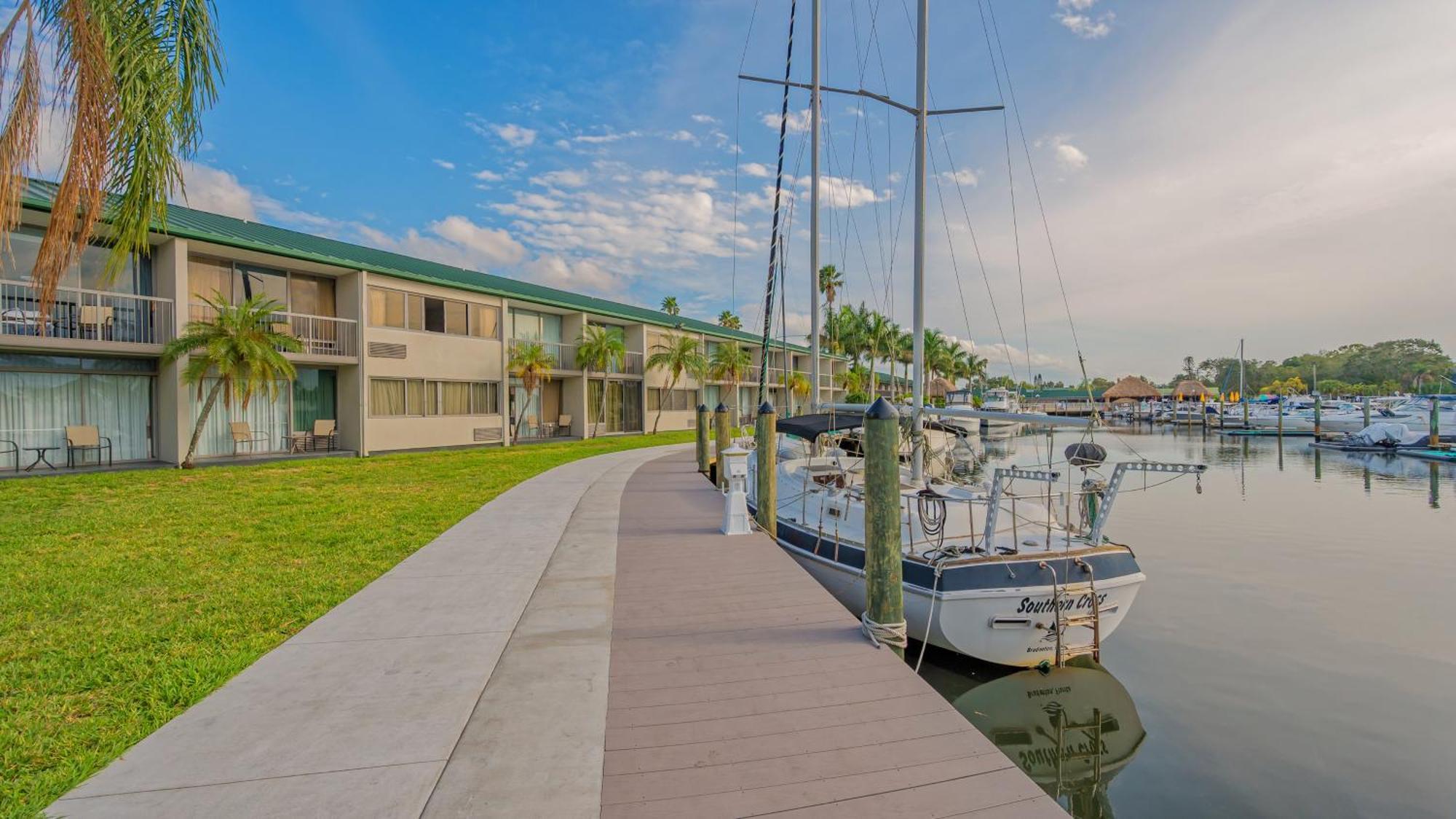 All-New Waterfront With Balcony,Pool,Tiki Bar,Gym Sarasota Buitenkant foto