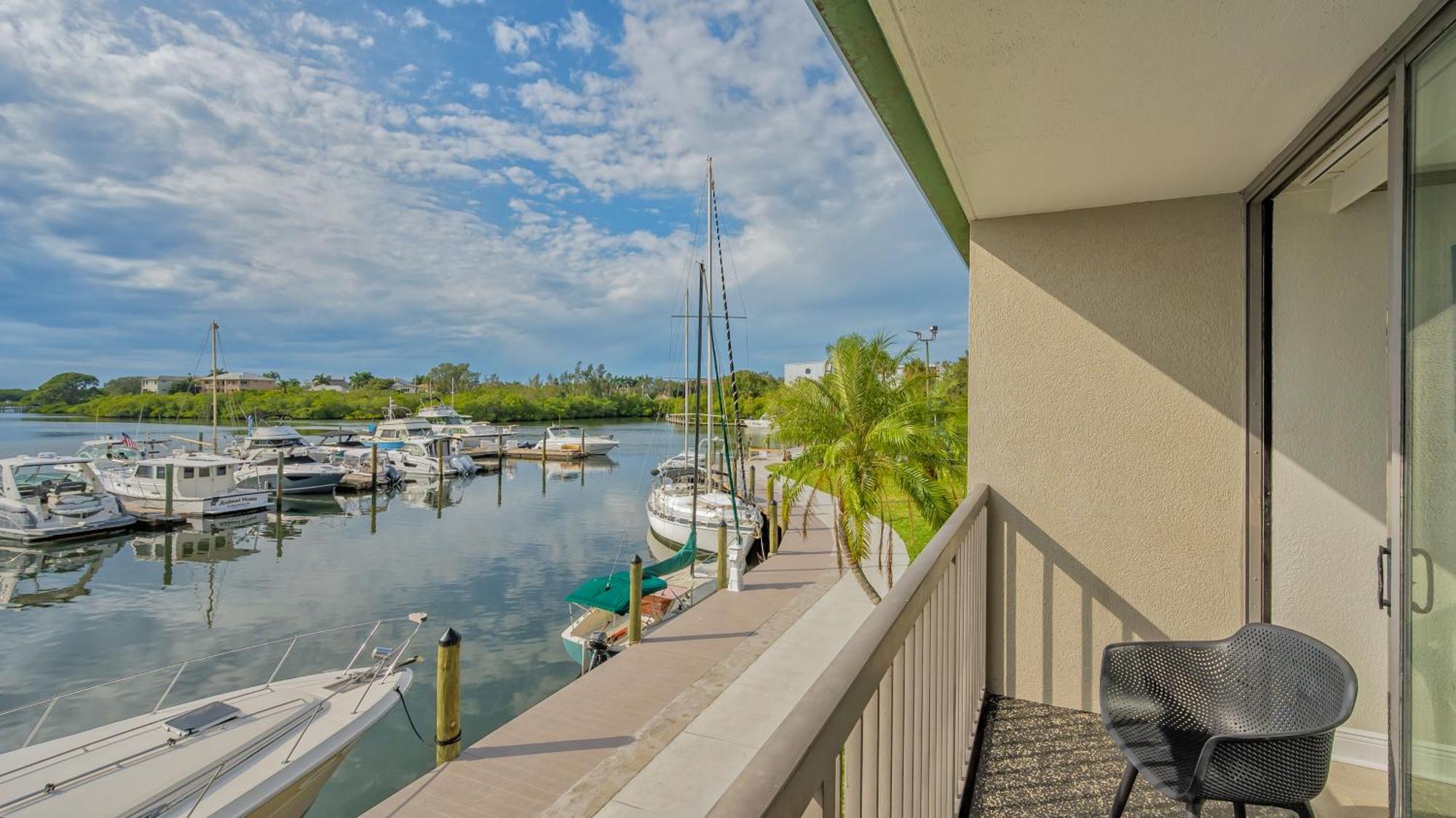 All-New Waterfront With Balcony,Pool,Tiki Bar,Gym Sarasota Buitenkant foto