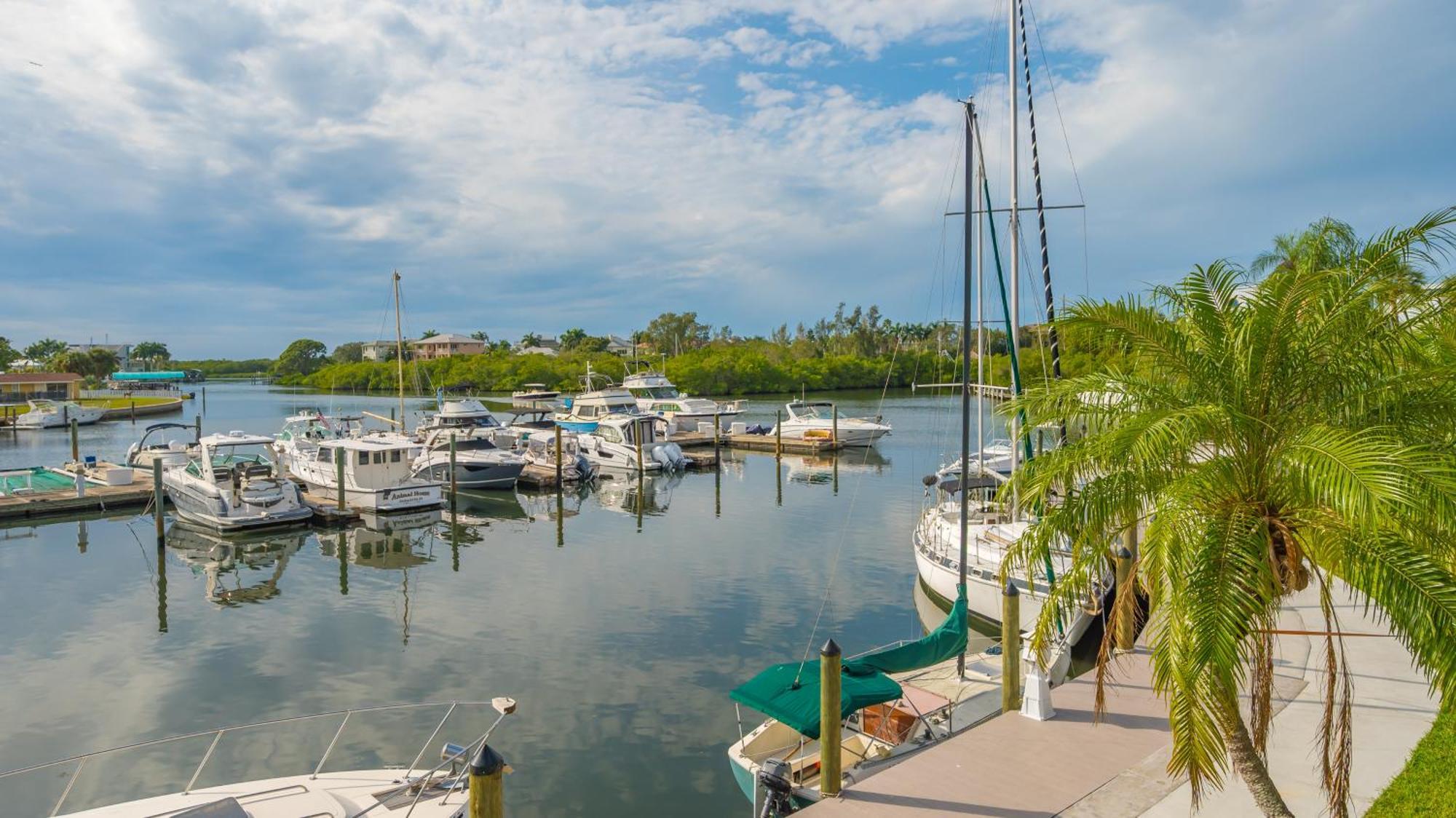 All-New Waterfront With Balcony,Pool,Tiki Bar,Gym Sarasota Buitenkant foto