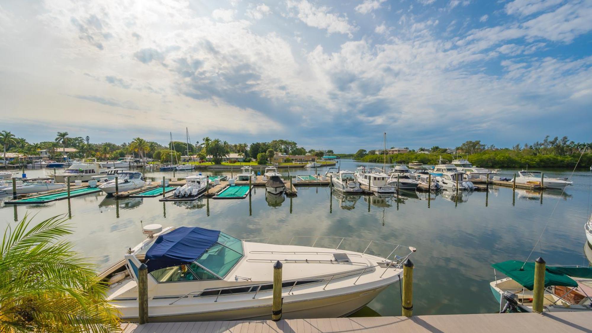 All-New Waterfront With Balcony,Pool,Tiki Bar,Gym Sarasota Buitenkant foto