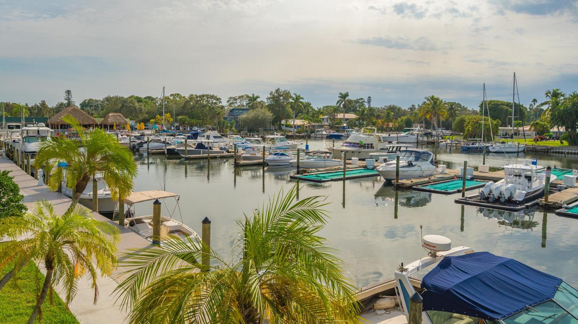 All-New Waterfront With Balcony,Pool,Tiki Bar,Gym Sarasota Buitenkant foto