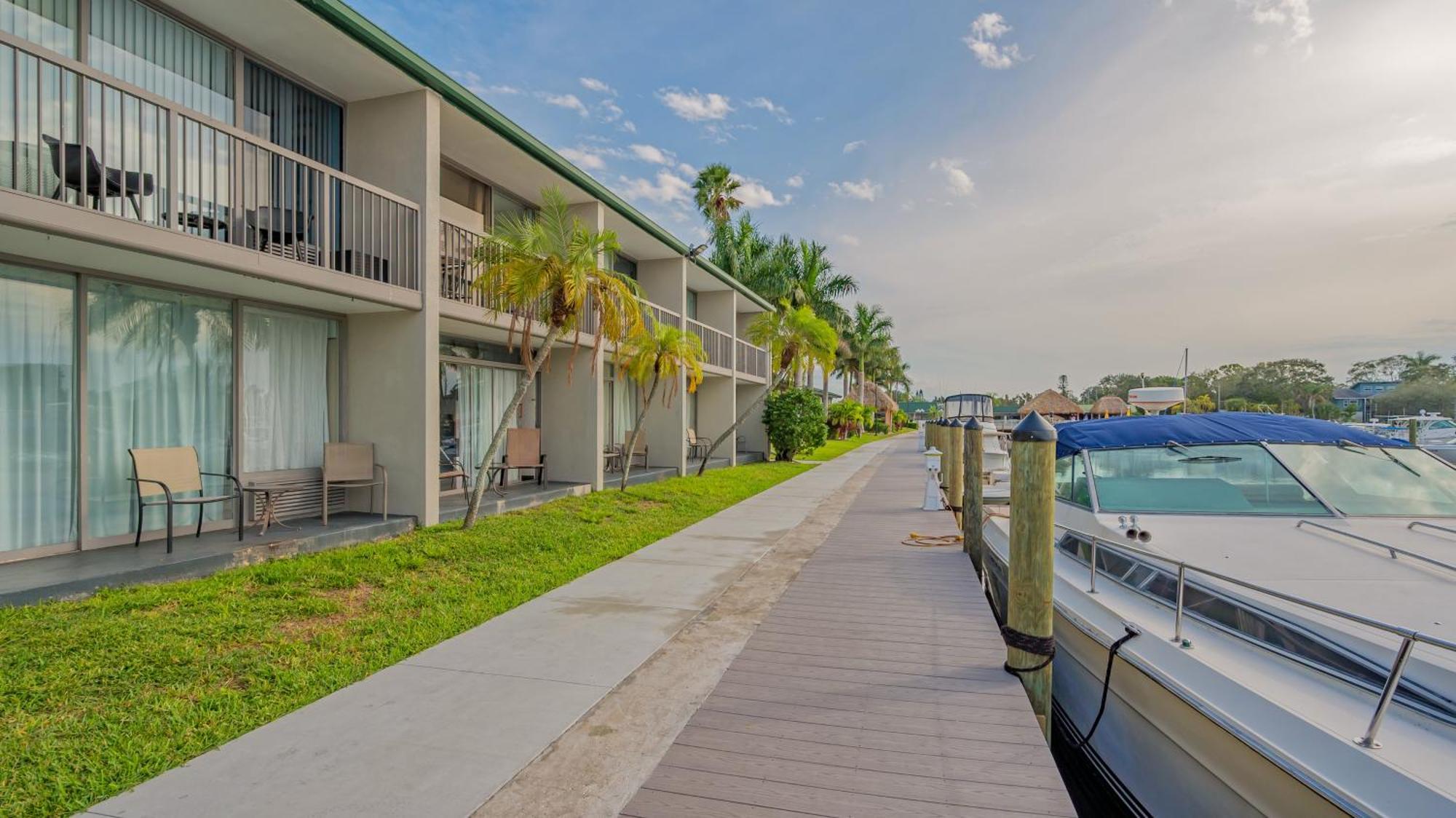 All-New Waterfront With Balcony,Pool,Tiki Bar,Gym Sarasota Buitenkant foto
